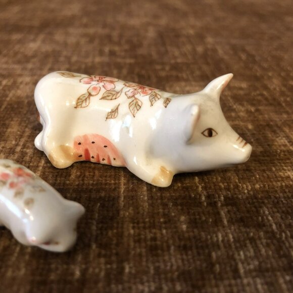 Vintage Ceramic Pig Family Figurine Set - Mother & 3 Piglets Floral Design - Picture 3 of 9